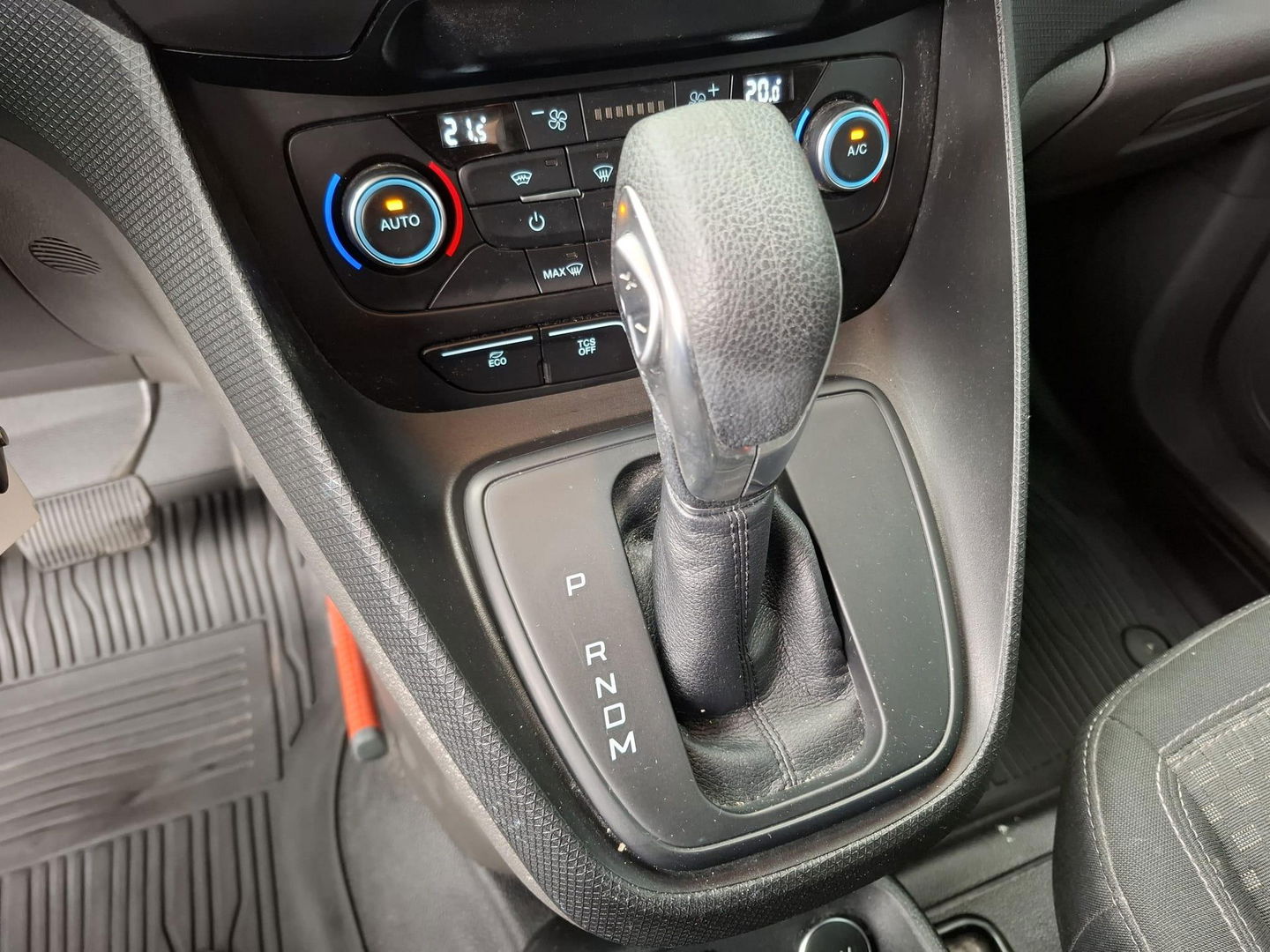 Ford Transit Connect 1.5 EcoBlue L2 Trend AUTOMAAT / CARPLAY / TREKHAAK / CRUISE CONTROLE / NAVI