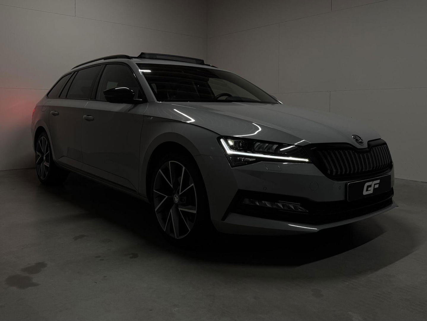 Škoda Superb Combi 1.4 TSI iV Sportline Pano Canton Camera Trekh.