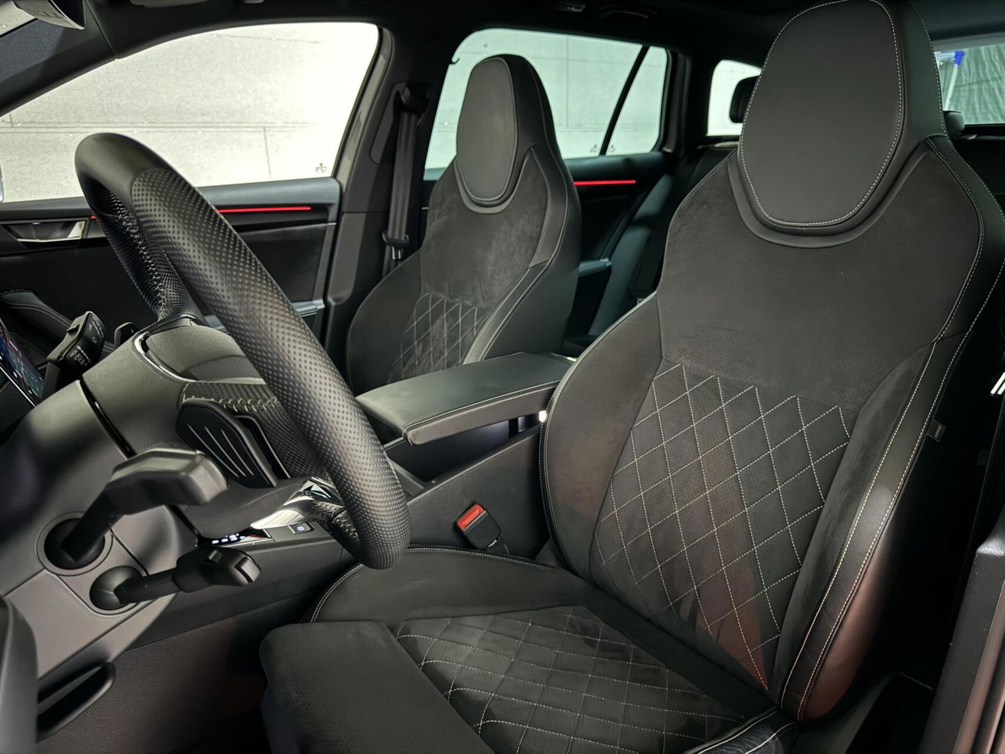 Škoda Superb Combi 1.4 TSI iV Sportline Pano Canton Camera Trekh.