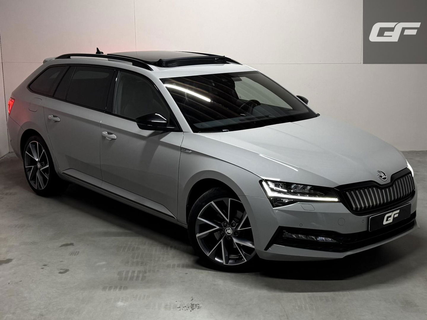 Škoda Superb Combi 1.4 TSI iV Sportline Pano Canton Camera Trekh.