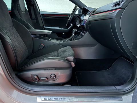 Škoda Superb Combi 1.4 TSI iV Sportline Pano Canton Camera Trekh.