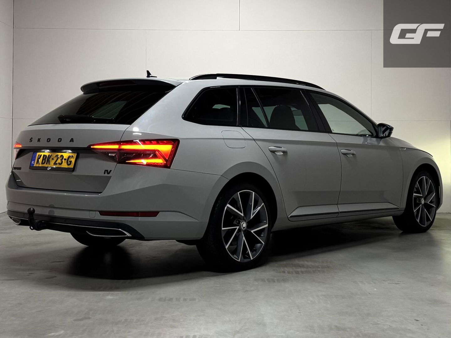 Škoda Superb Combi 1.4 TSI iV Sportline Pano Canton Camera Trekh.