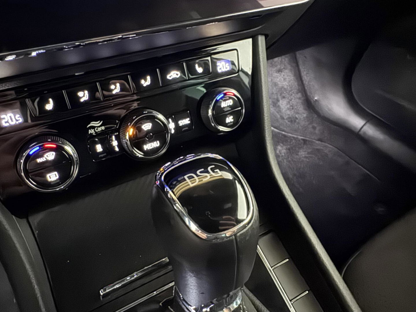 Škoda Superb Combi 1.4 TSI iV Sportline Pano Canton Camera Trekh.