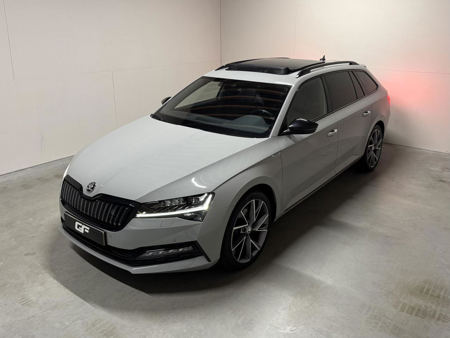 Škoda Superb Combi 1.4 TSI iV Sportline Pano Canton Camera Trekh.