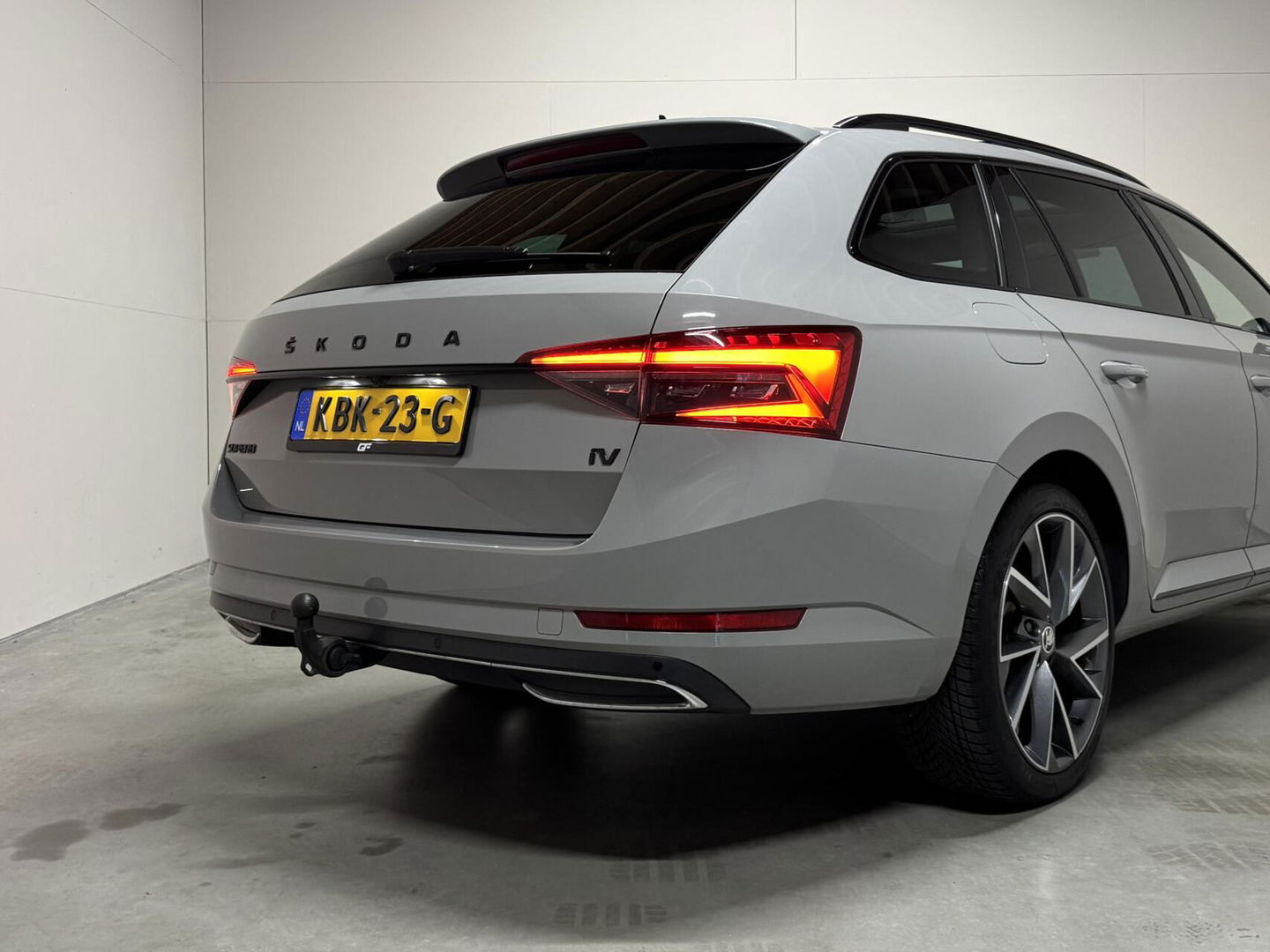 Škoda Superb Combi 1.4 TSI iV Sportline Pano Canton Camera Trekh.