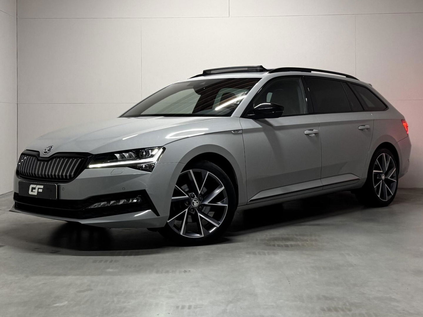 Škoda Superb Combi 1.4 TSI iV Sportline Pano Canton Camera Trekh.