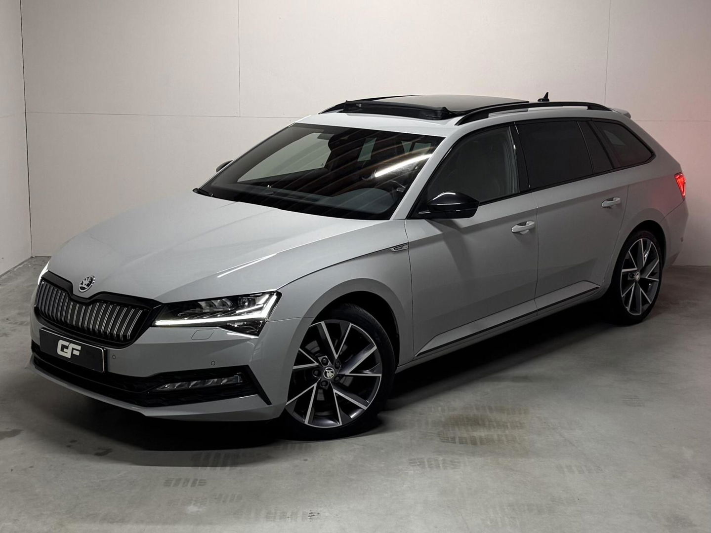 Škoda Superb Combi 1.4 TSI iV Sportline Pano Canton Camera Trekh.