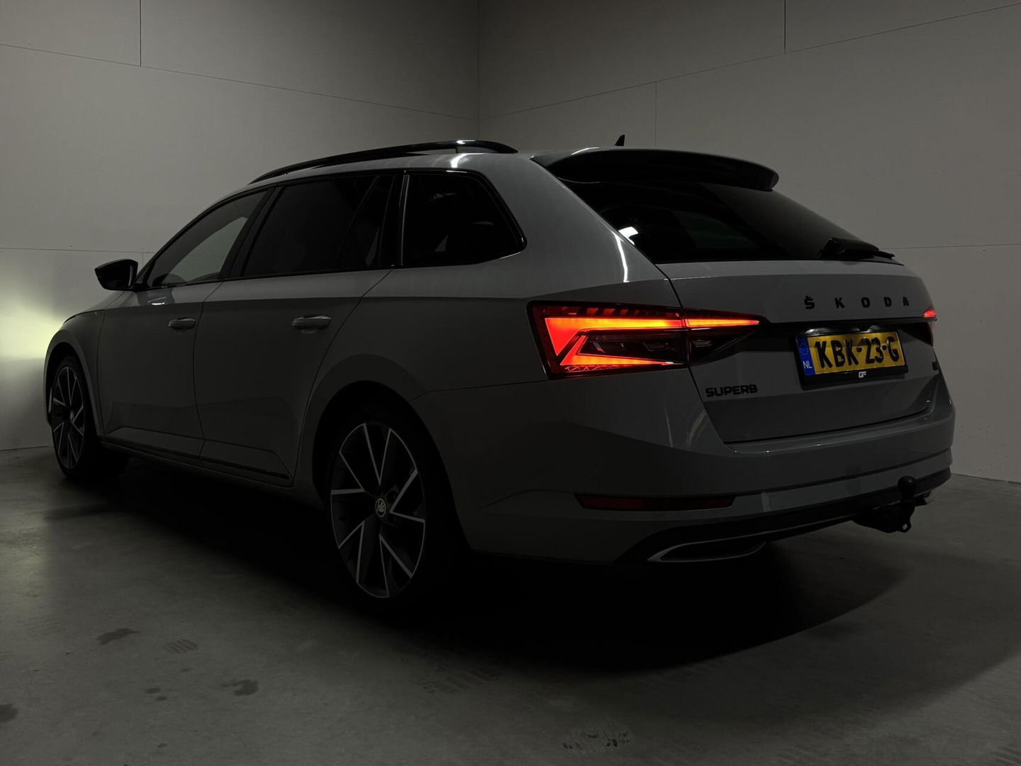 Škoda Superb Combi 1.4 TSI iV Sportline Pano Canton Camera Trekh.