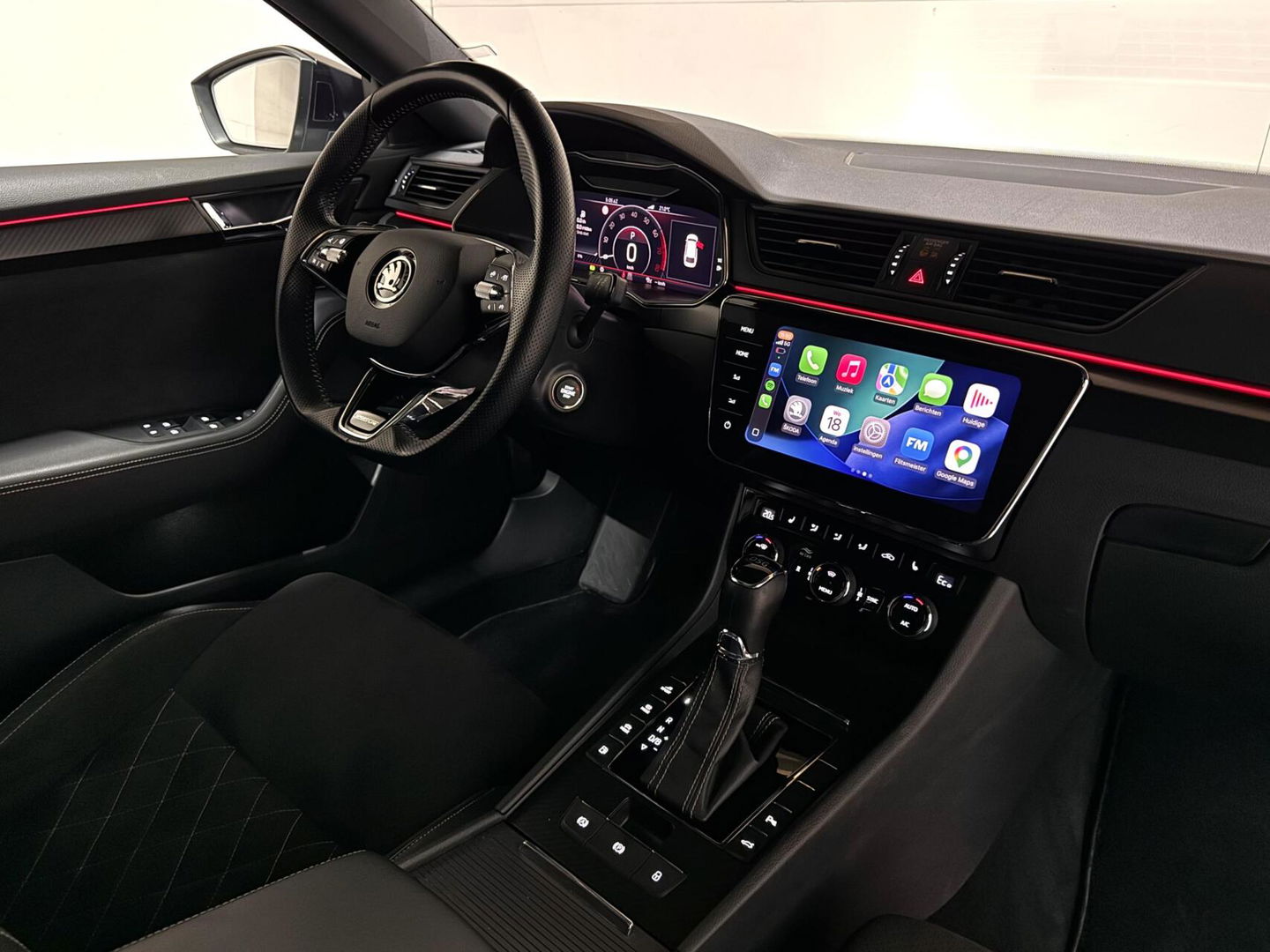 Škoda Superb Combi 1.4 TSI iV Sportline Pano Canton Camera Trekh.