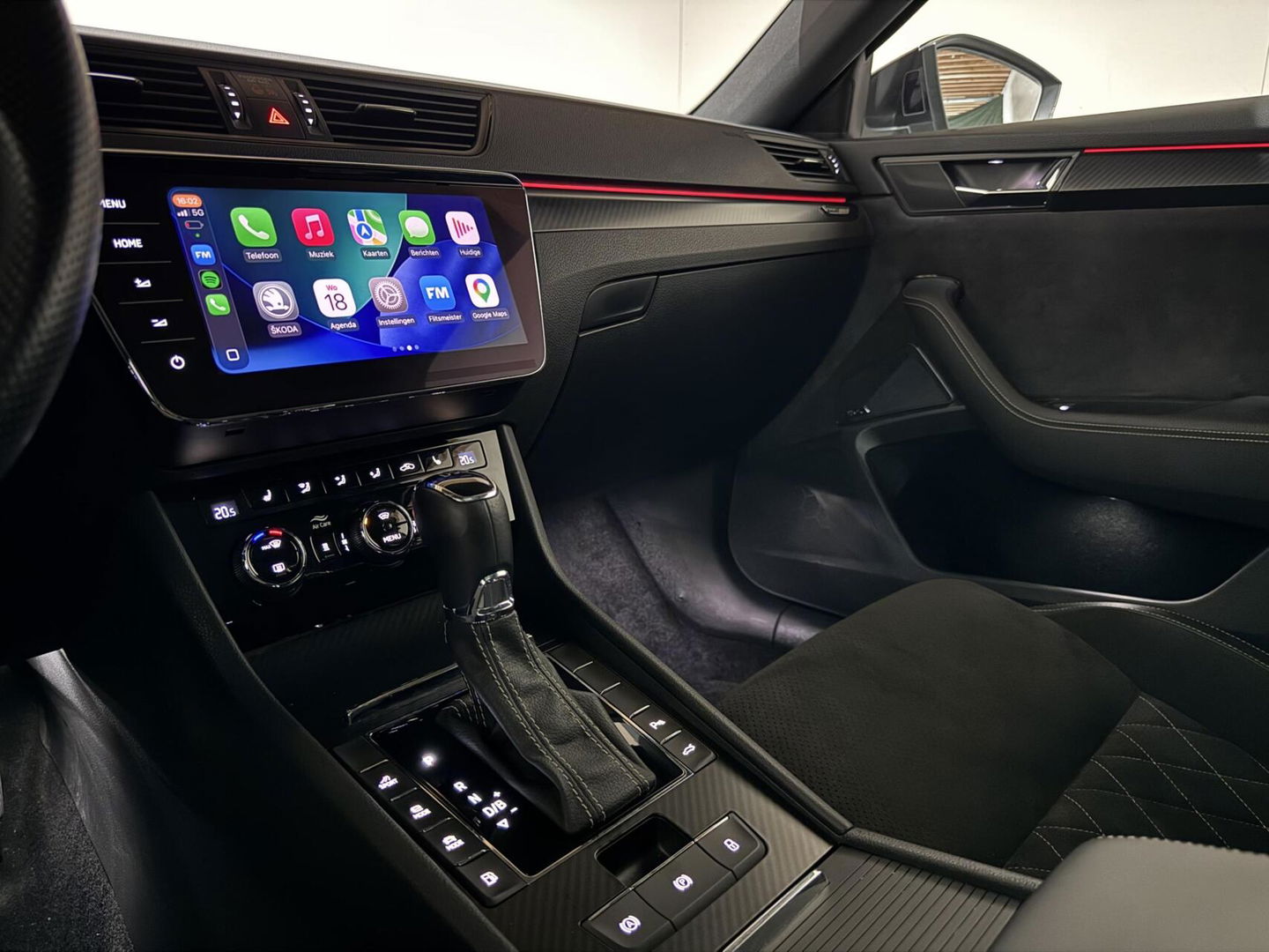 Škoda Superb Combi 1.4 TSI iV Sportline Pano Canton Camera Trekh.