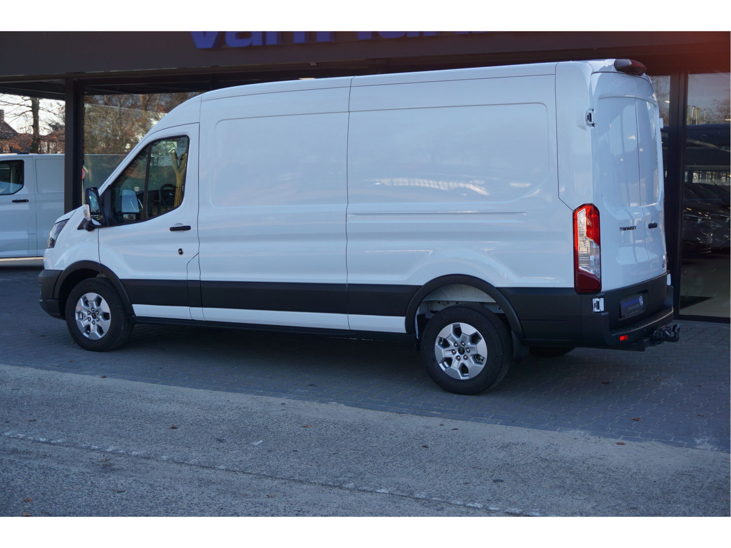 Ford Transit 350L 130PK AUT L3H2 BPM VRIJ!! Sync4 Navi, 360 Camera, LM Velg, Trekhaak!! NR. A130