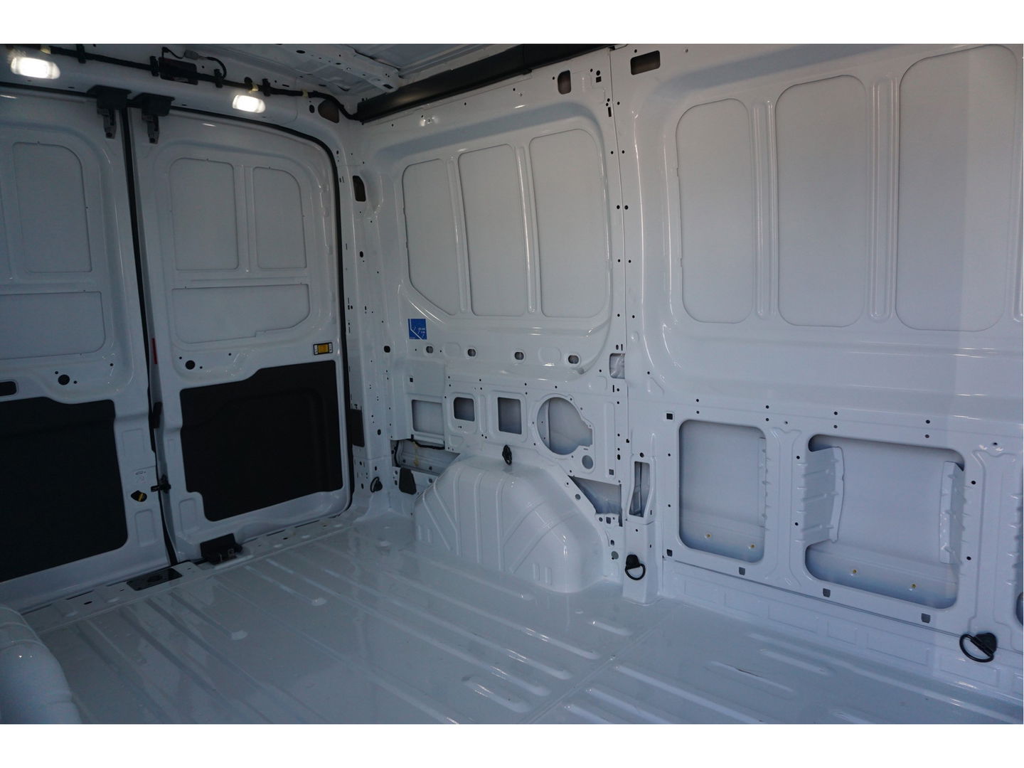 Ford Transit 290M 105PK L2H2 BPM VRIJ!! Airco, PDC, Bluetooth! NR. J365*