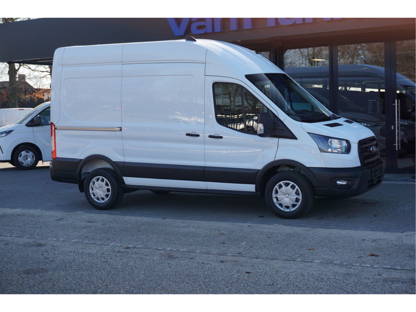 Ford Transit 310M 130PK Trend L2H3 BPM VRIJ!! Airco, Cruise, Camera!! NR. J448