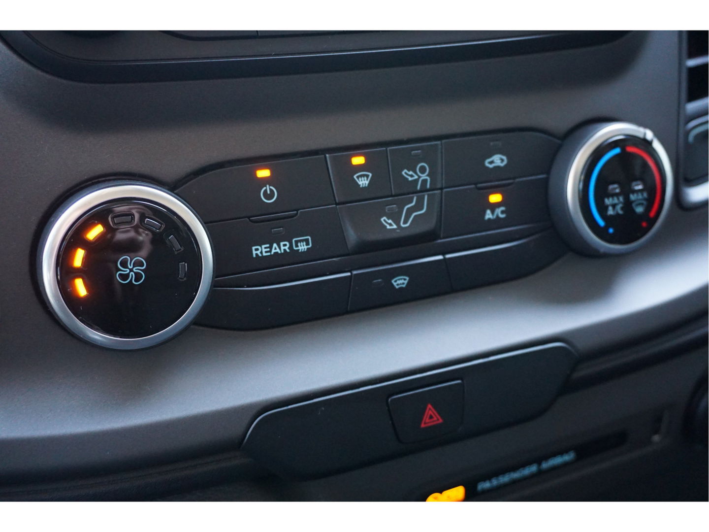 Ford Transit 330M 105PK Trend L2H2 BPM VRIJ!! Airco, Cruise, Camera!! NR. J340*