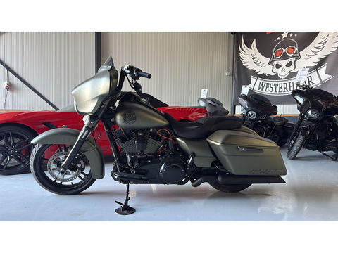 Harley Davidson 103 FLHXS Street Glide Special Streetglide Mat Groen Blackout
