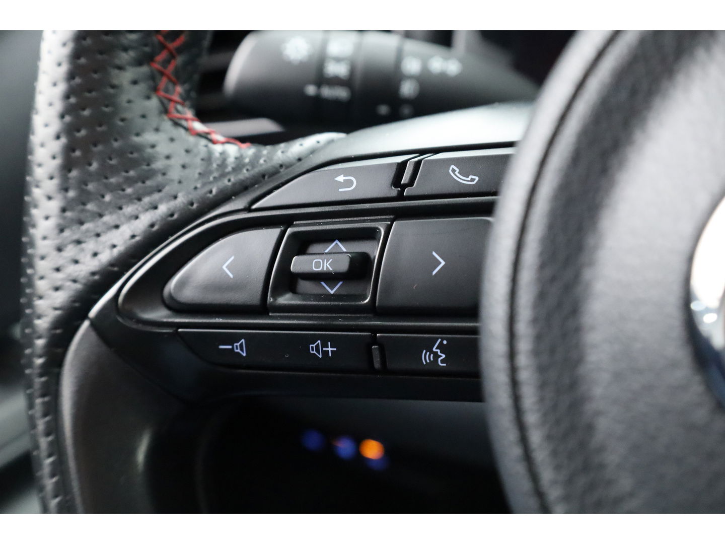 Toyota Yaris Cross 1.5 Hybrid GR Sport | Adapt. Cruise | HUD | JBL Audio | Camera | Keyless | Stoel- Stuurverw | Apple CarPlay