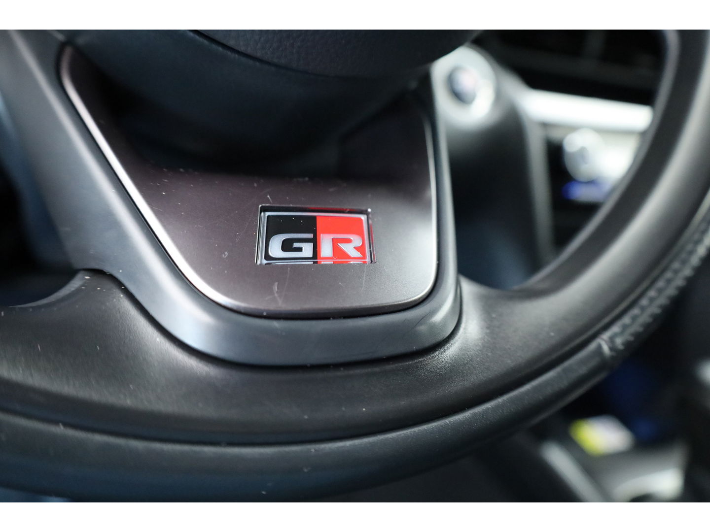 Toyota Yaris Cross 1.5 Hybrid GR Sport | Adapt. Cruise | HUD | JBL Audio | Camera | Keyless | Stoel- Stuurverw | Apple CarPlay