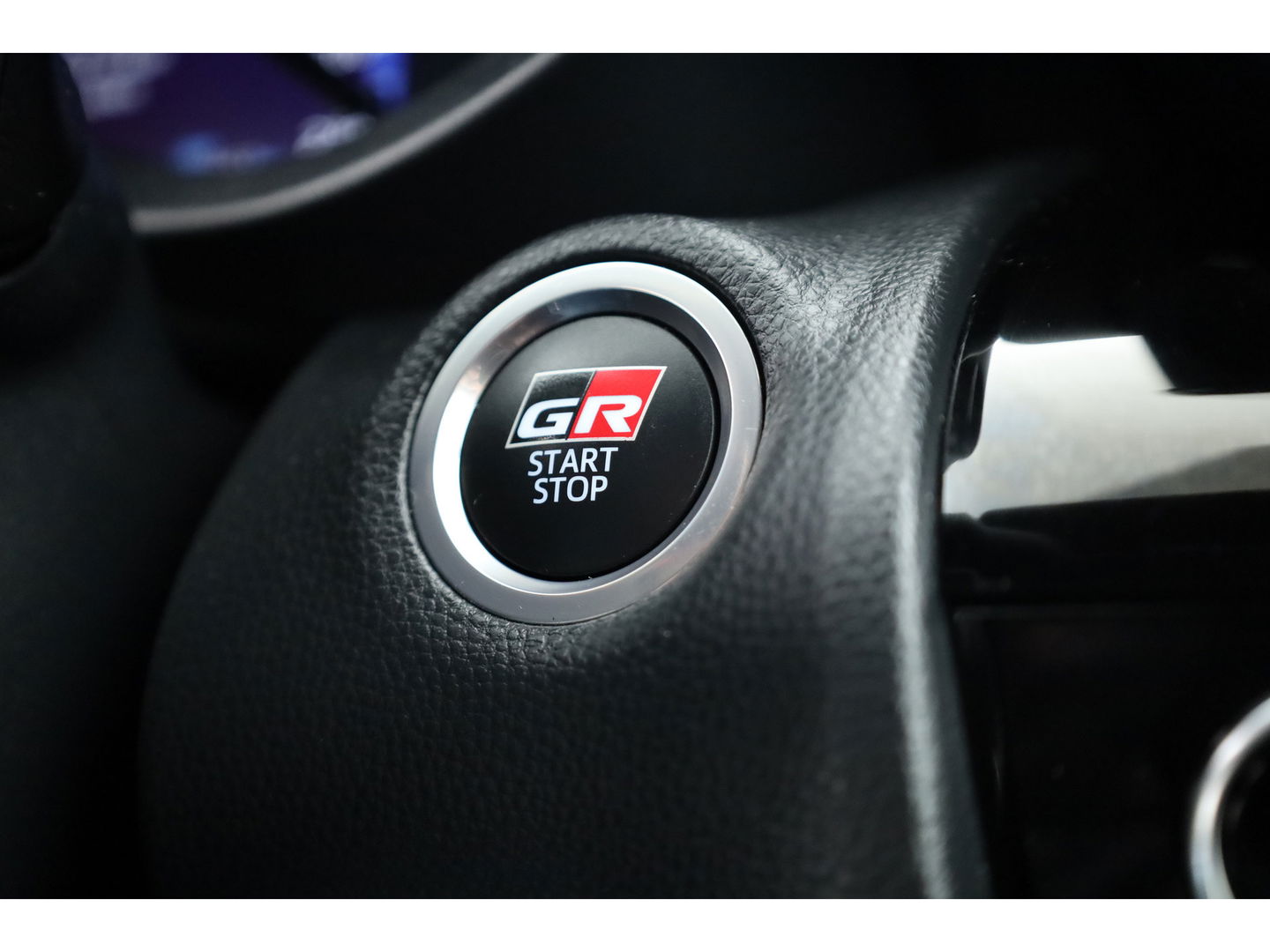 Toyota Yaris Cross 1.5 Hybrid GR Sport | Adapt. Cruise | HUD | JBL Audio | Camera | Keyless | Stoel- Stuurverw | Apple CarPlay