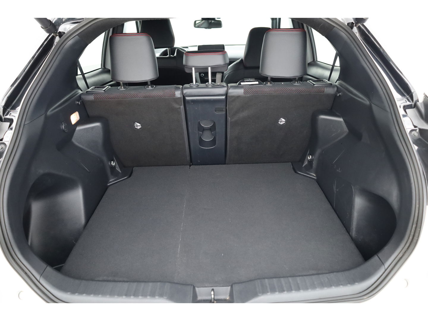 Toyota Yaris Cross 1.5 Hybrid GR Sport | Adapt. Cruise | HUD | JBL Audio | Camera | Keyless | Stoel- Stuurverw | Apple CarPlay