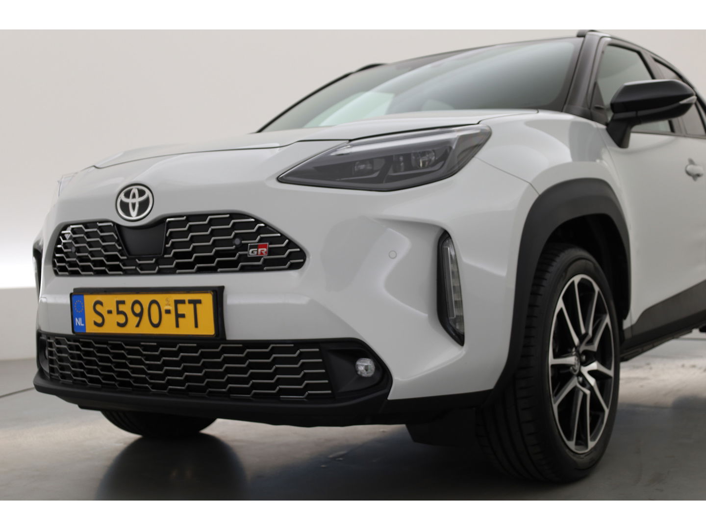 Toyota Yaris Cross 1.5 Hybrid GR Sport | Adapt. Cruise | HUD | JBL Audio | Camera | Keyless | Stoel- Stuurverw | Apple CarPlay