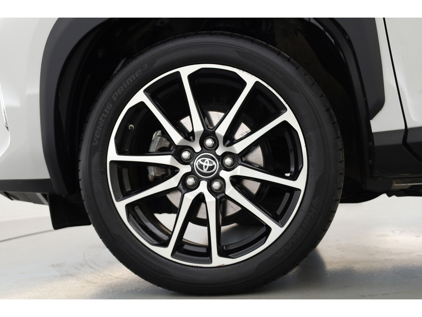 Toyota Yaris Cross 1.5 Hybrid GR Sport | Adapt. Cruise | HUD | JBL Audio | Camera | Keyless | Stoel- Stuurverw | Apple CarPlay