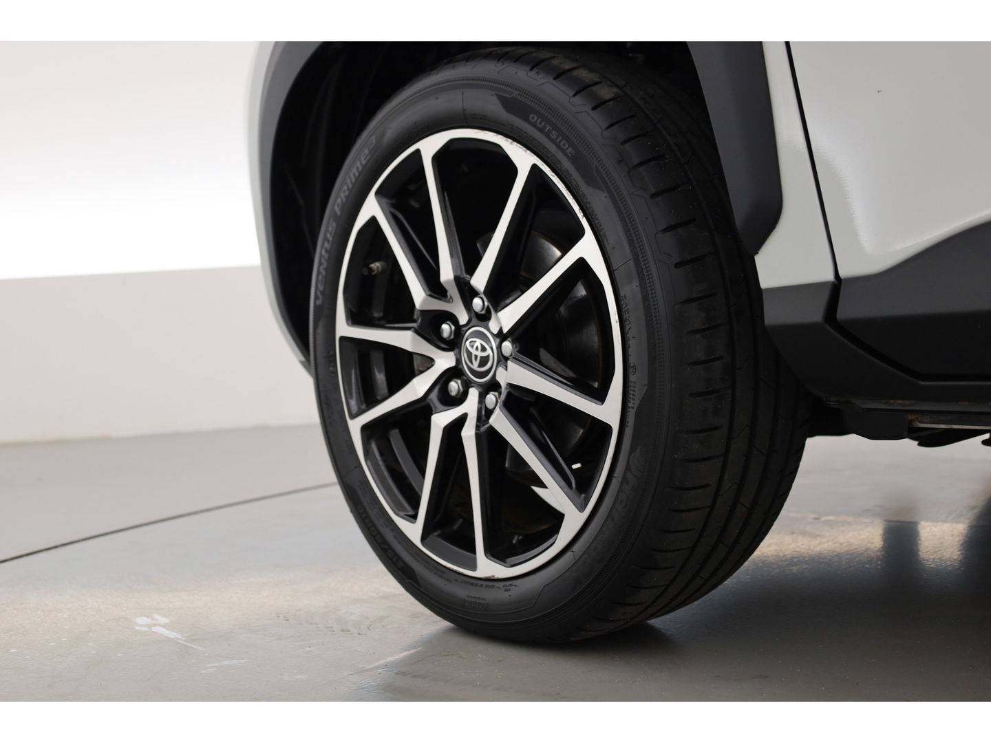 Toyota Yaris Cross 1.5 Hybrid GR Sport | Adapt. Cruise | HUD | JBL Audio | Camera | Keyless | Stoel- Stuurverw | Apple CarPlay