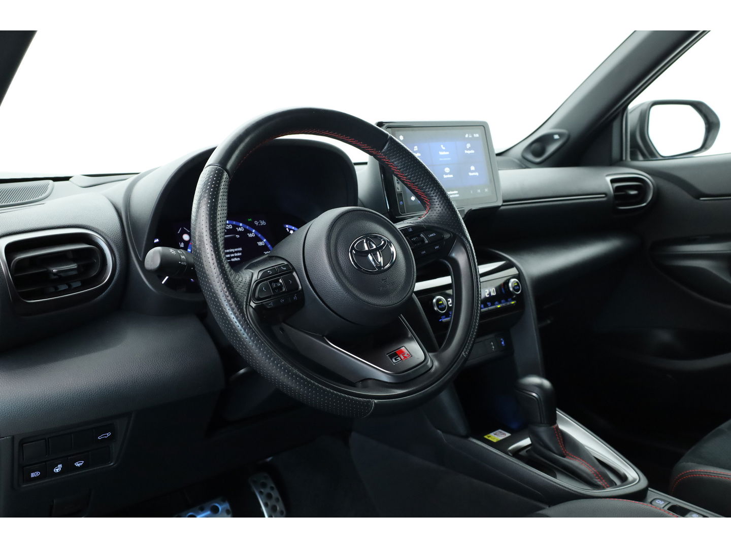 Toyota Yaris Cross 1.5 Hybrid GR Sport | Adapt. Cruise | HUD | JBL Audio | Camera | Keyless | Stoel- Stuurverw | Apple CarPlay