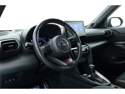 Toyota Yaris Cross 1.5 Hybrid GR Sport | Adapt. Cruise | HUD | JBL Audio | Camera | Keyless | Stoel- Stuurverw | Apple CarPlay