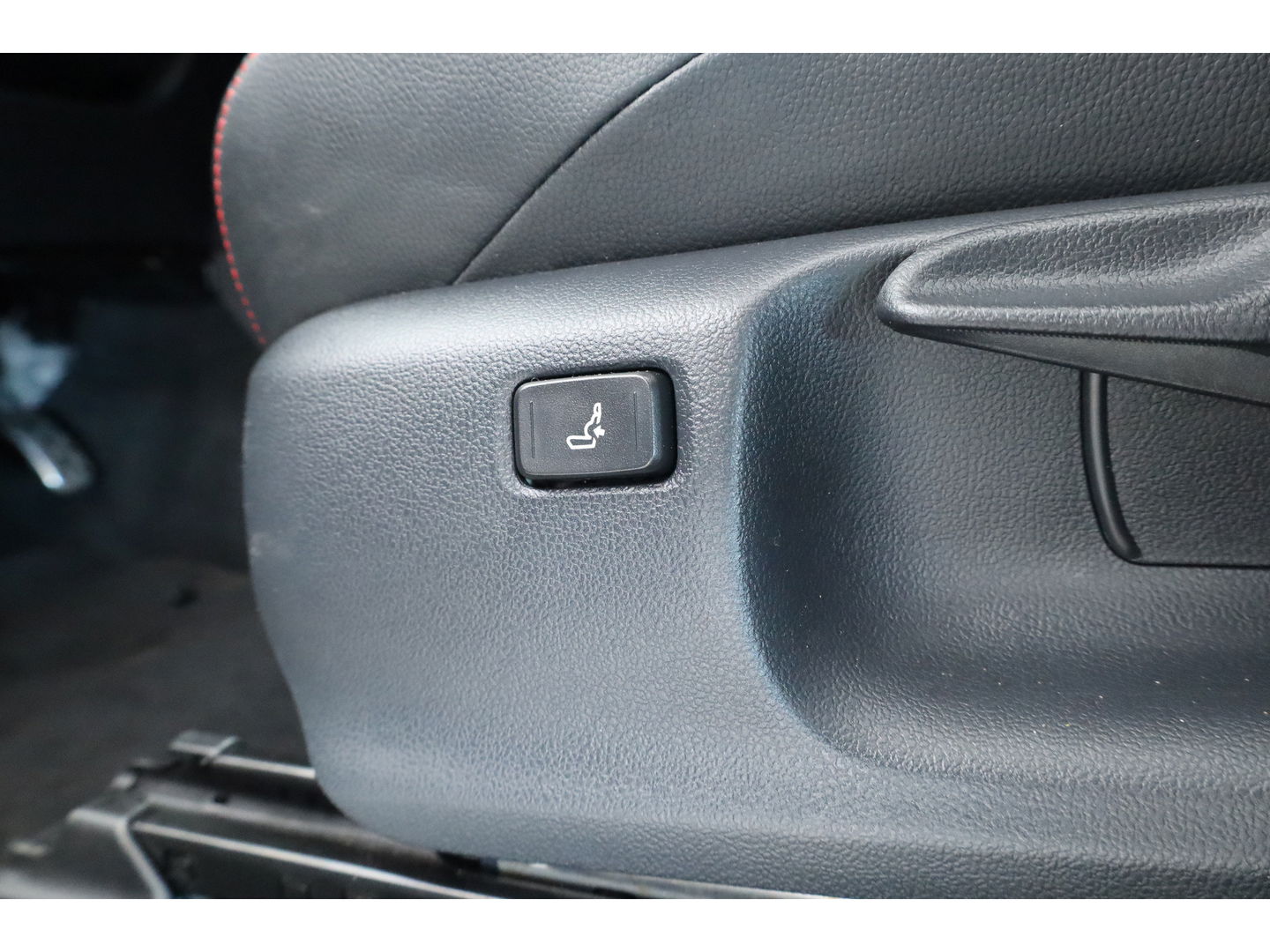 Toyota Yaris Cross 1.5 Hybrid GR Sport | Adapt. Cruise | HUD | JBL Audio | Camera | Keyless | Stoel- Stuurverw | Apple CarPlay