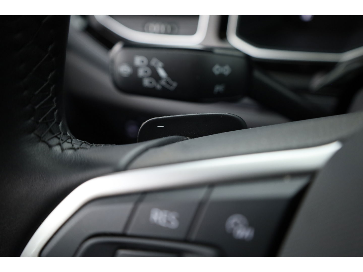 Volkswagen Polo 1.0 TSI R-Line | IQ Light | Dig. Cockpit | Adapt. Cruise | Camera | Stoelverw. | Apple CarPlay | 16''