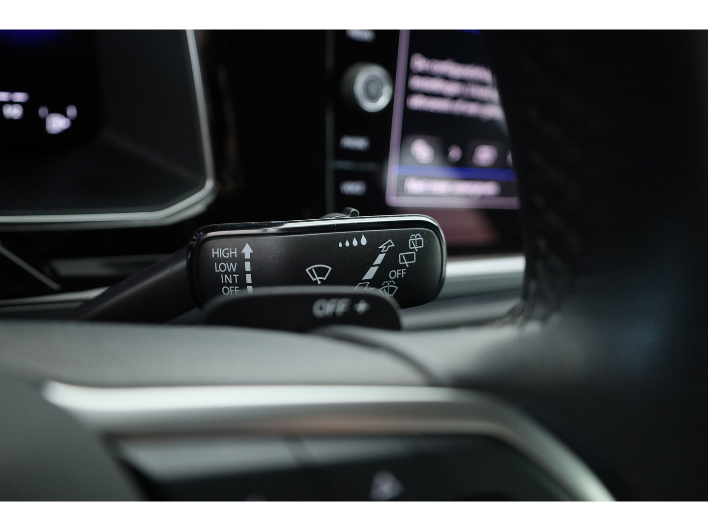 Volkswagen Polo 1.0 TSI R-Line | IQ Light | Dig. Cockpit | Adapt. Cruise | Camera | Stoelverw. | Apple CarPlay | 16''