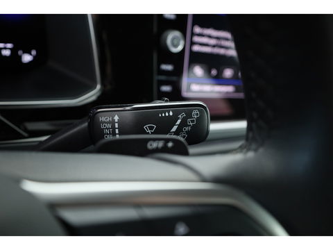 Volkswagen Polo 1.0 TSI R-Line | IQ Light | Dig. Cockpit | Adapt. Cruise | Camera | Stoelverw. | Apple CarPlay | 16''