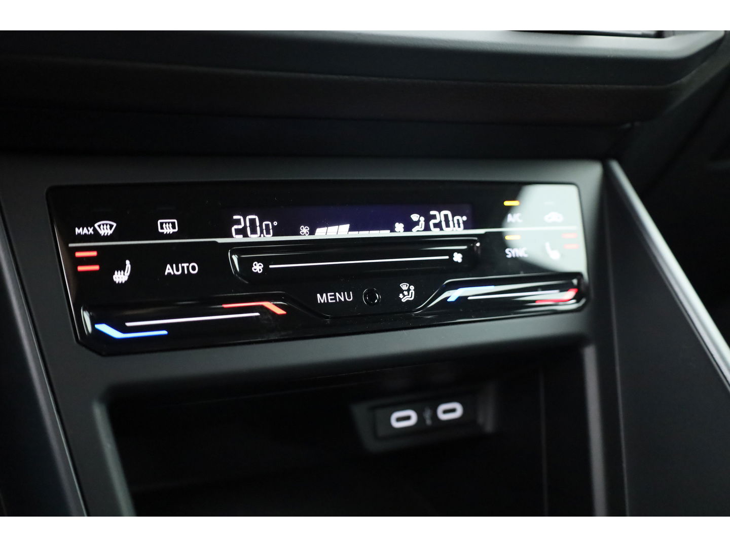 Volkswagen Polo 1.0 TSI R-Line | IQ Light | Dig. Cockpit | Adapt. Cruise | Camera | Stoelverw. | Apple CarPlay | 16''