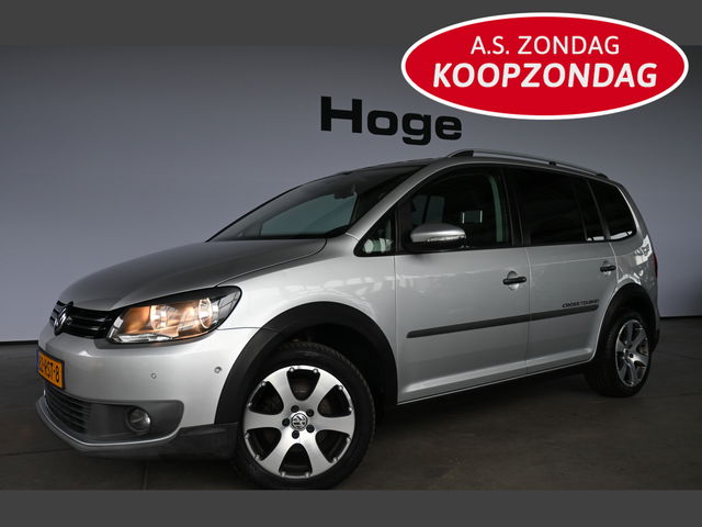 Volkswagen Touran - 1.4 TSI Cross Climate control Trekhaak Cruise control PDC Inruil Mogelijk!