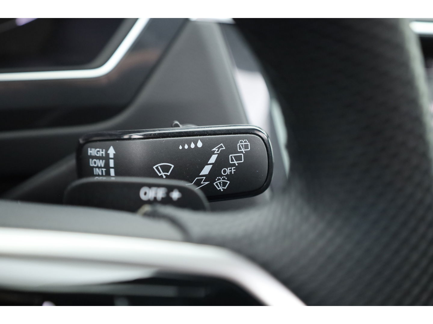 Volkswagen Tiguan 1.4 TSI eHybrid R-Line Business | SOH 95.1% | Pano | Adapt. Cruise | IQ Light | 360cam | HUD | Stoel- Stoelverw. | Memory