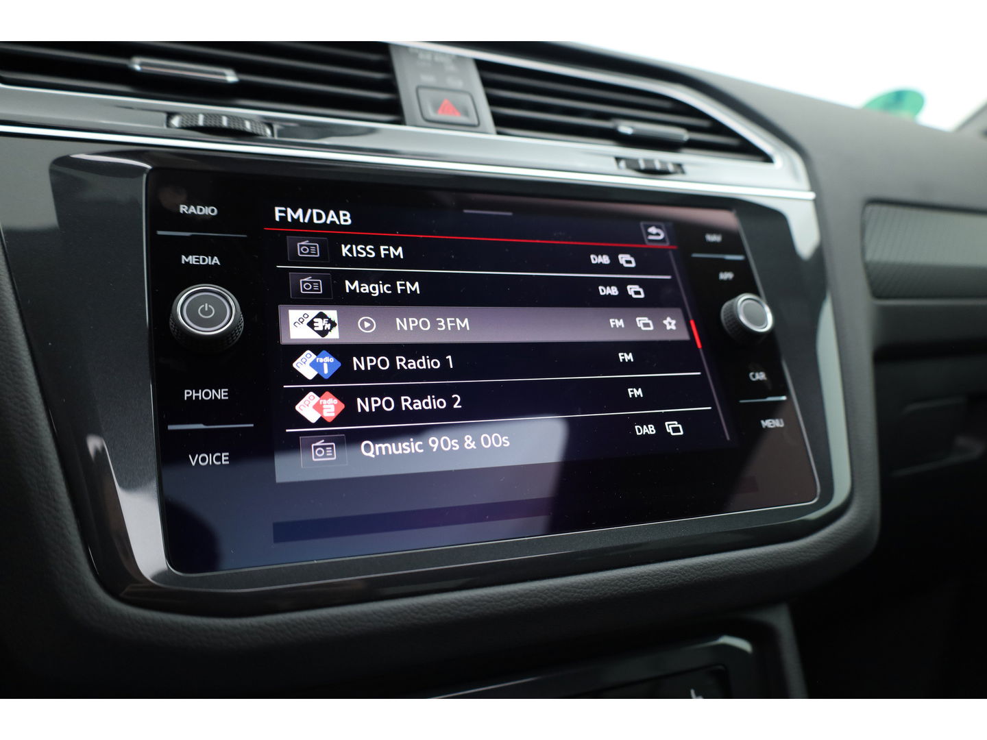 Volkswagen Tiguan 1.4 TSI eHybrid R-Line Business | SOH 95.1% | Pano | Adapt. Cruise | IQ Light | 360cam | HUD | Stoel- Stoelverw. | Memory