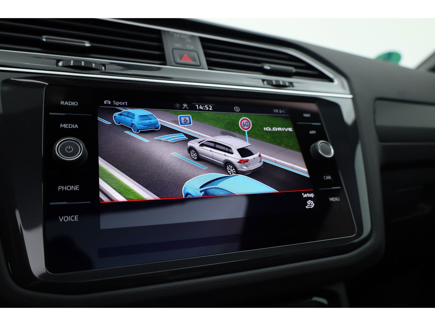 Volkswagen Tiguan 1.4 TSI eHybrid R-Line Business | SOH 95.1% | Pano | Adapt. Cruise | IQ Light | 360cam | HUD | Stoel- Stoelverw. | Memory