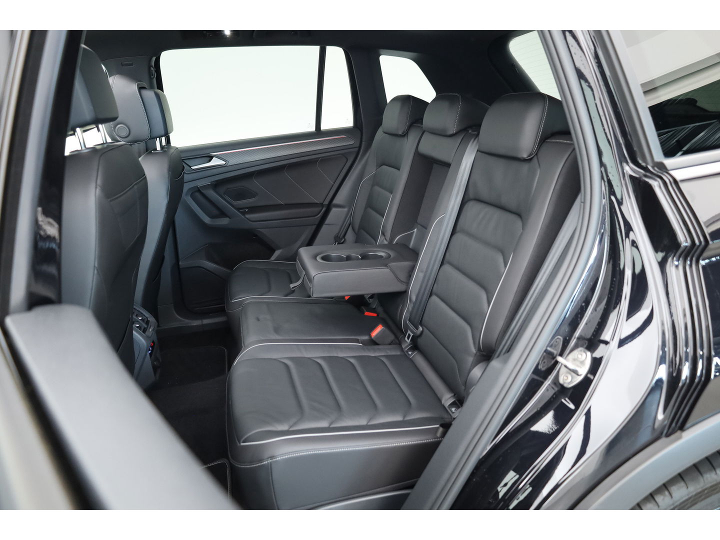 Volkswagen Tiguan 1.4 TSI eHybrid R-Line Business | SOH 95.1% | Pano | Adapt. Cruise | IQ Light | 360cam | HUD | Stoel- Stoelverw. | Memory