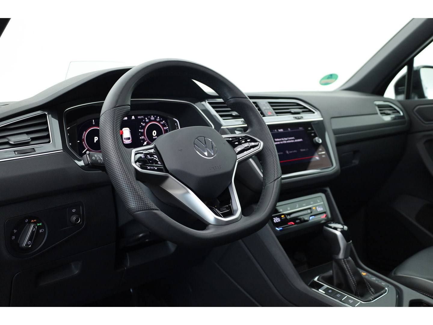 Volkswagen Tiguan 1.4 TSI eHybrid R-Line Business | SOH 95.1% | Pano | Adapt. Cruise | IQ Light | 360cam | HUD | Stoel- Stoelverw. | Memory