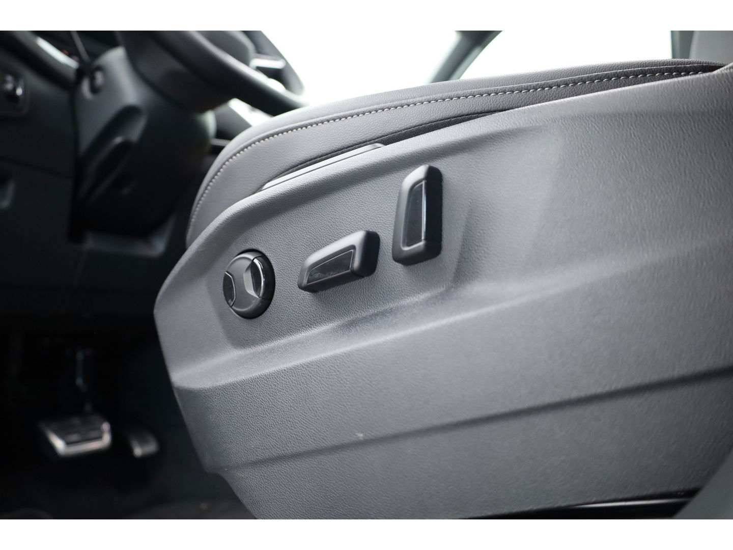 Volkswagen Tiguan 1.4 TSI eHybrid R-Line Business | SOH 95.1% | Pano | Adapt. Cruise | IQ Light | 360cam | HUD | Stoel- Stoelverw. | Memory