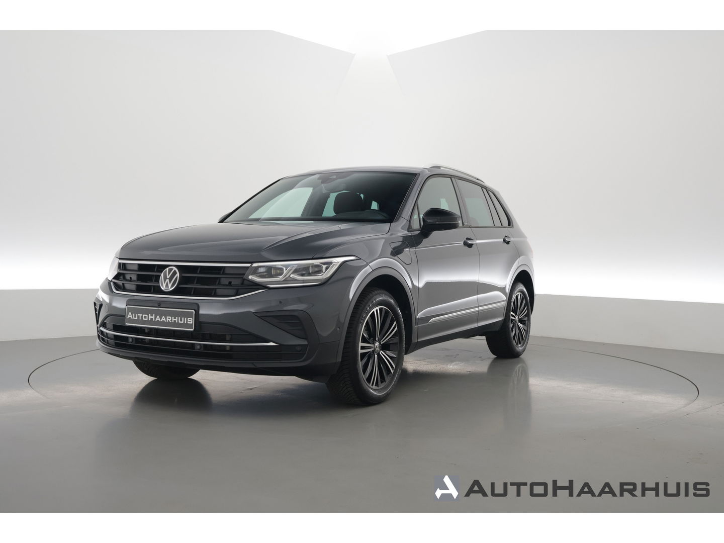 Volkswagen Tiguan 1.4 TSI eHybrid | HUD | IQ Light | Keyless | Stoel- Stuurverw. | Adapt. Cruise | 360cam | Apple CarPlay