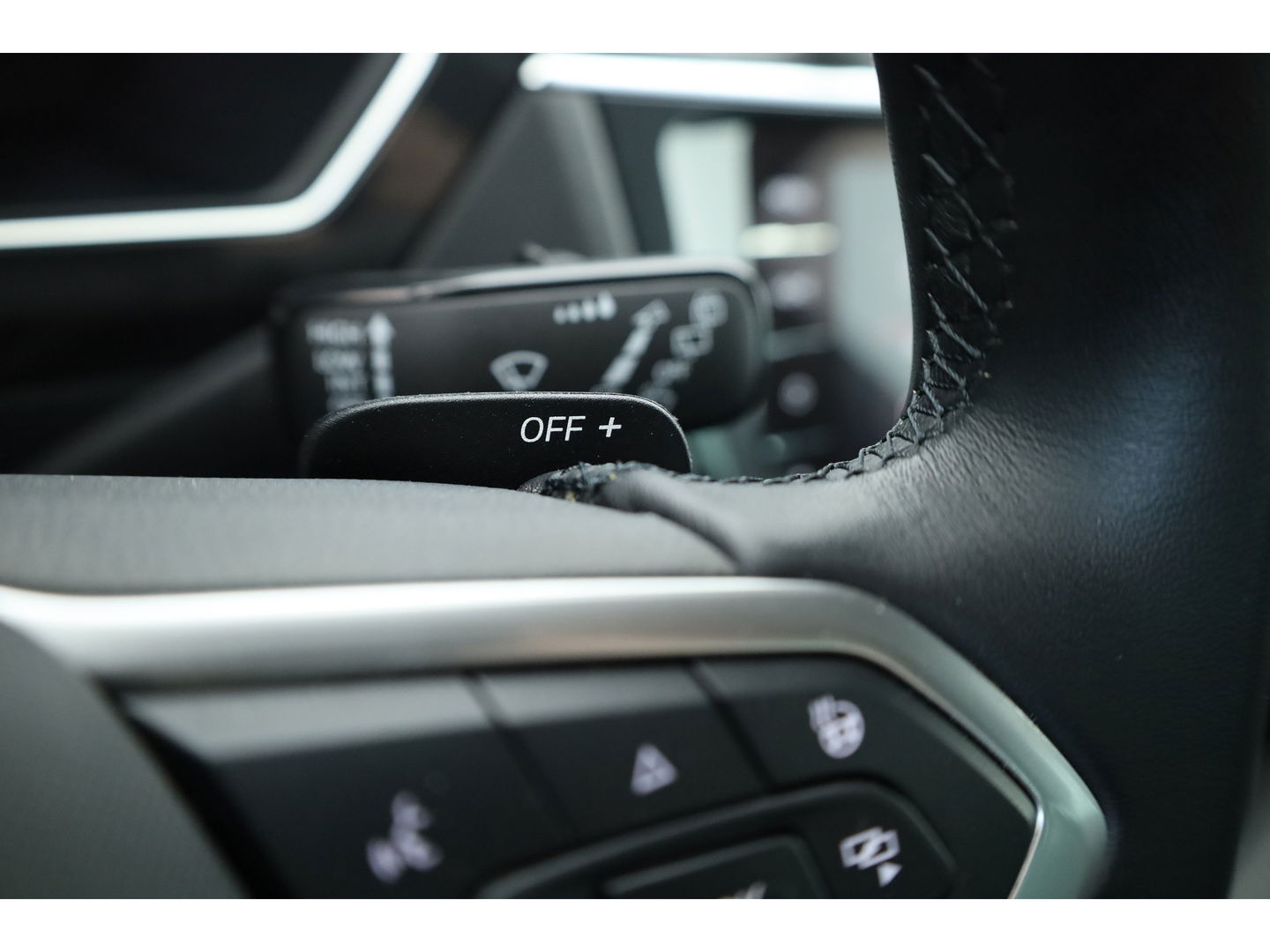 Volkswagen Tiguan 1.4 TSI eHybrid | HUD | IQ Light | Keyless | Stoel- Stuurverw. | Adapt. Cruise | 360cam | Apple CarPlay