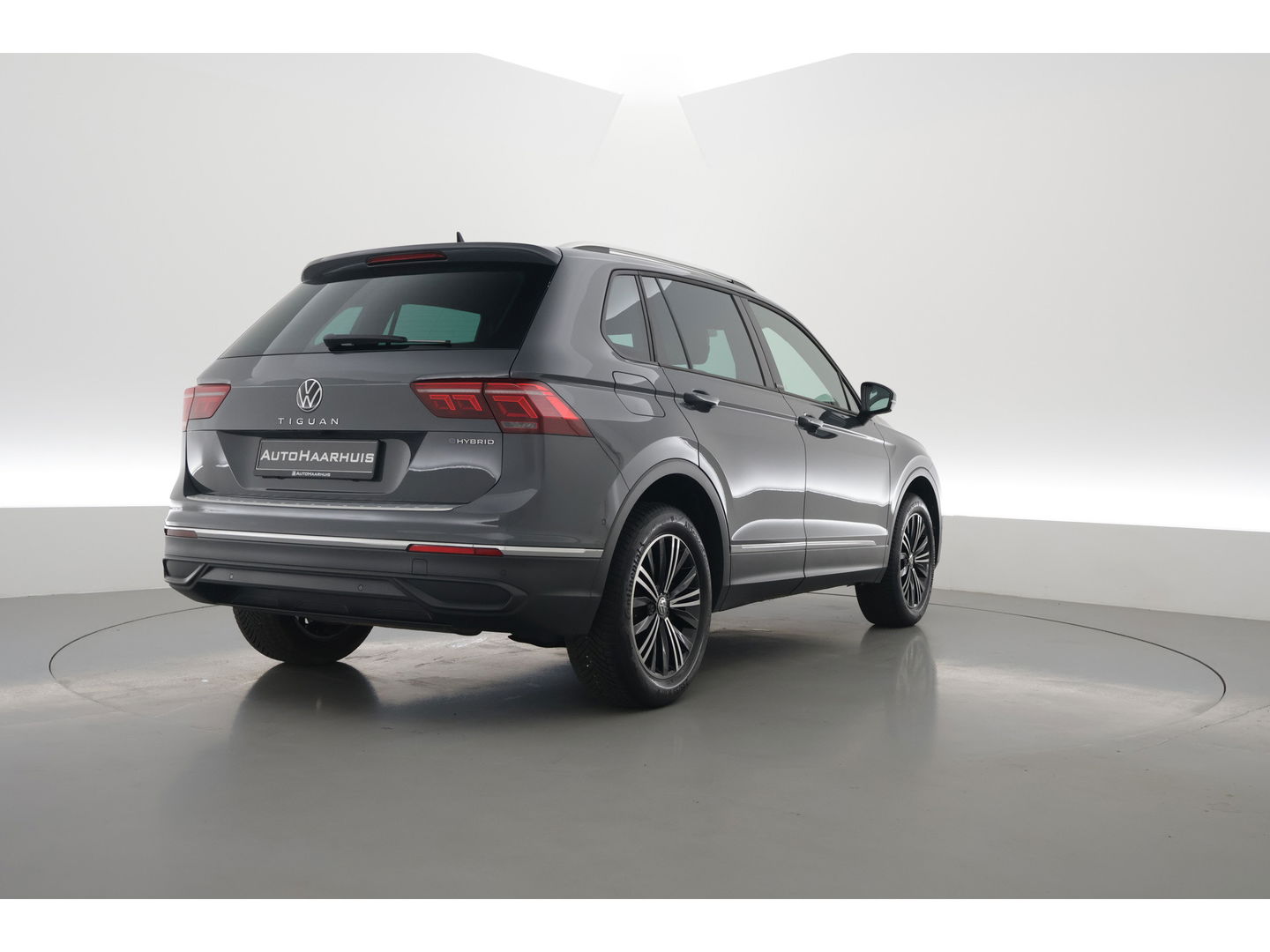 Volkswagen Tiguan 1.4 TSI eHybrid | HUD | IQ Light | Keyless | Stoel- Stuurverw. | Adapt. Cruise | 360cam | Apple CarPlay