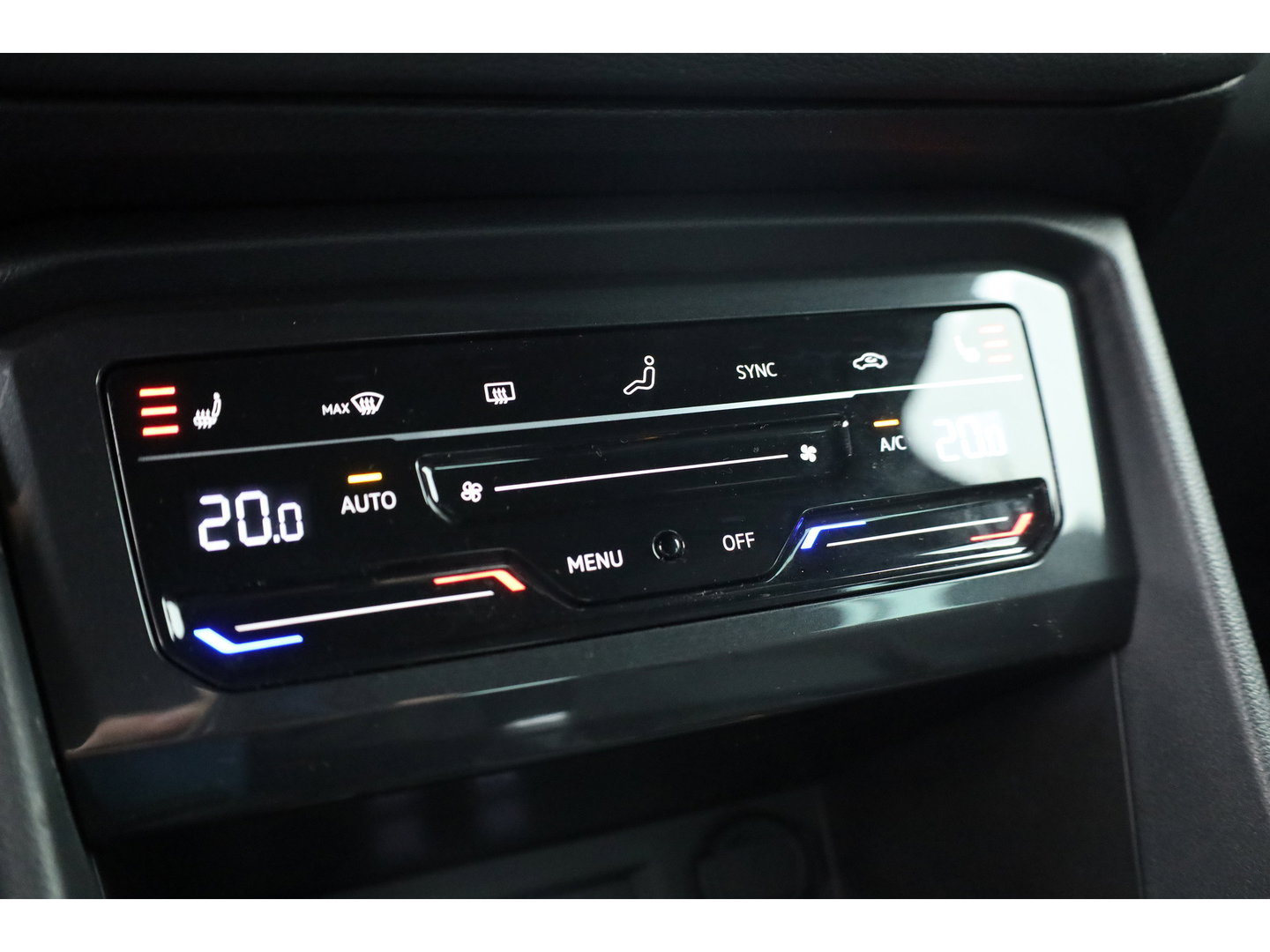 Volkswagen Tiguan 1.4 TSI eHybrid | HUD | IQ Light | Keyless | Stoel- Stuurverw. | Adapt. Cruise | 360cam | Apple CarPlay