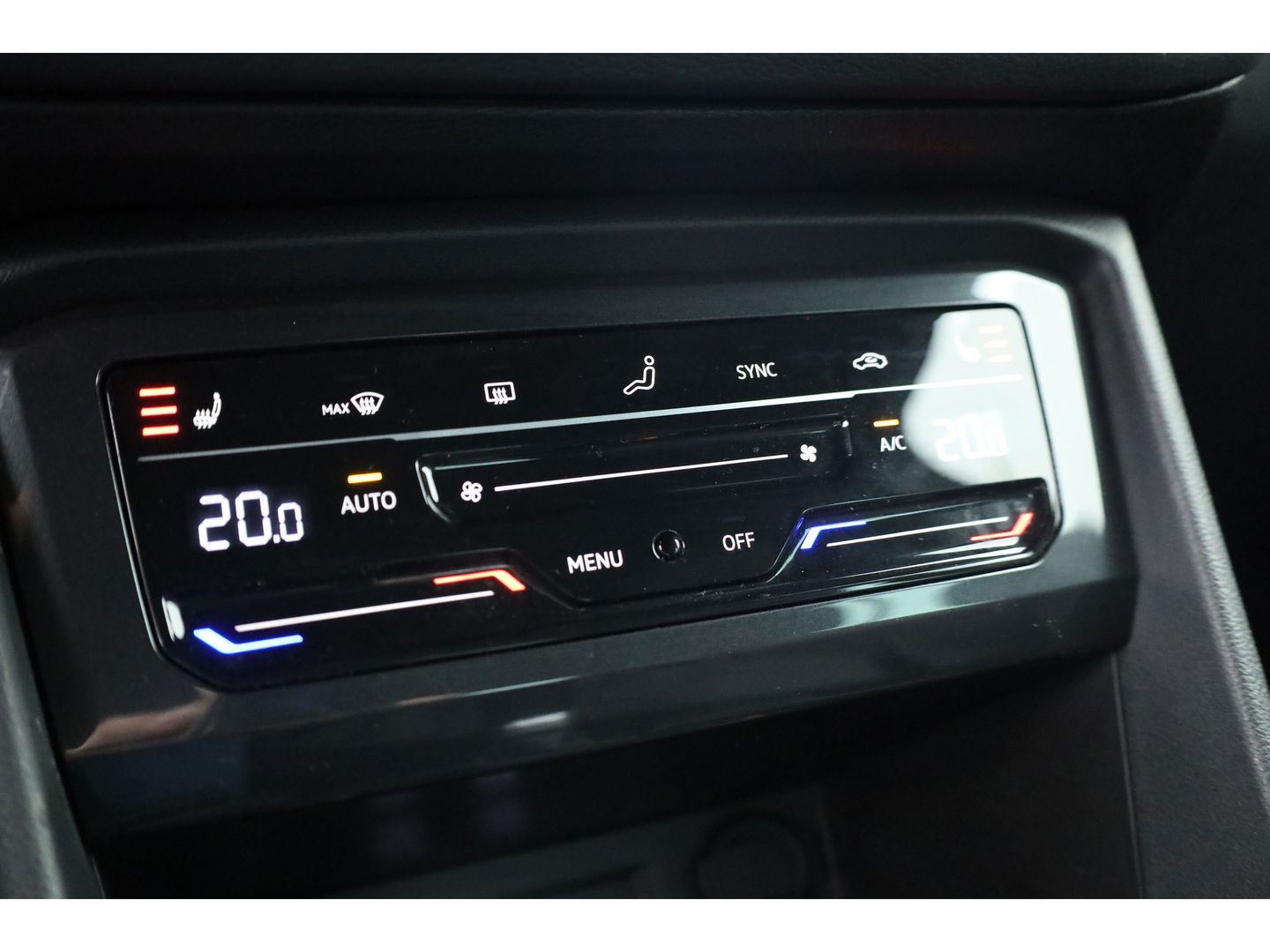 Volkswagen Tiguan 1.4 TSI eHybrid | HUD | IQ Light | Keyless | Stoel- Stuurverw. | Adapt. Cruise | 360cam | Apple CarPlay