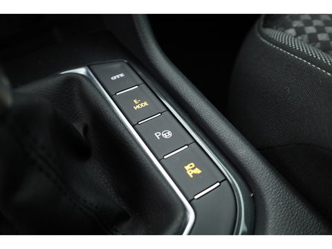 Volkswagen Tiguan 1.4 TSI eHybrid | HUD | IQ Light | Keyless | Stoel- Stuurverw. | Adapt. Cruise | 360cam | Apple CarPlay