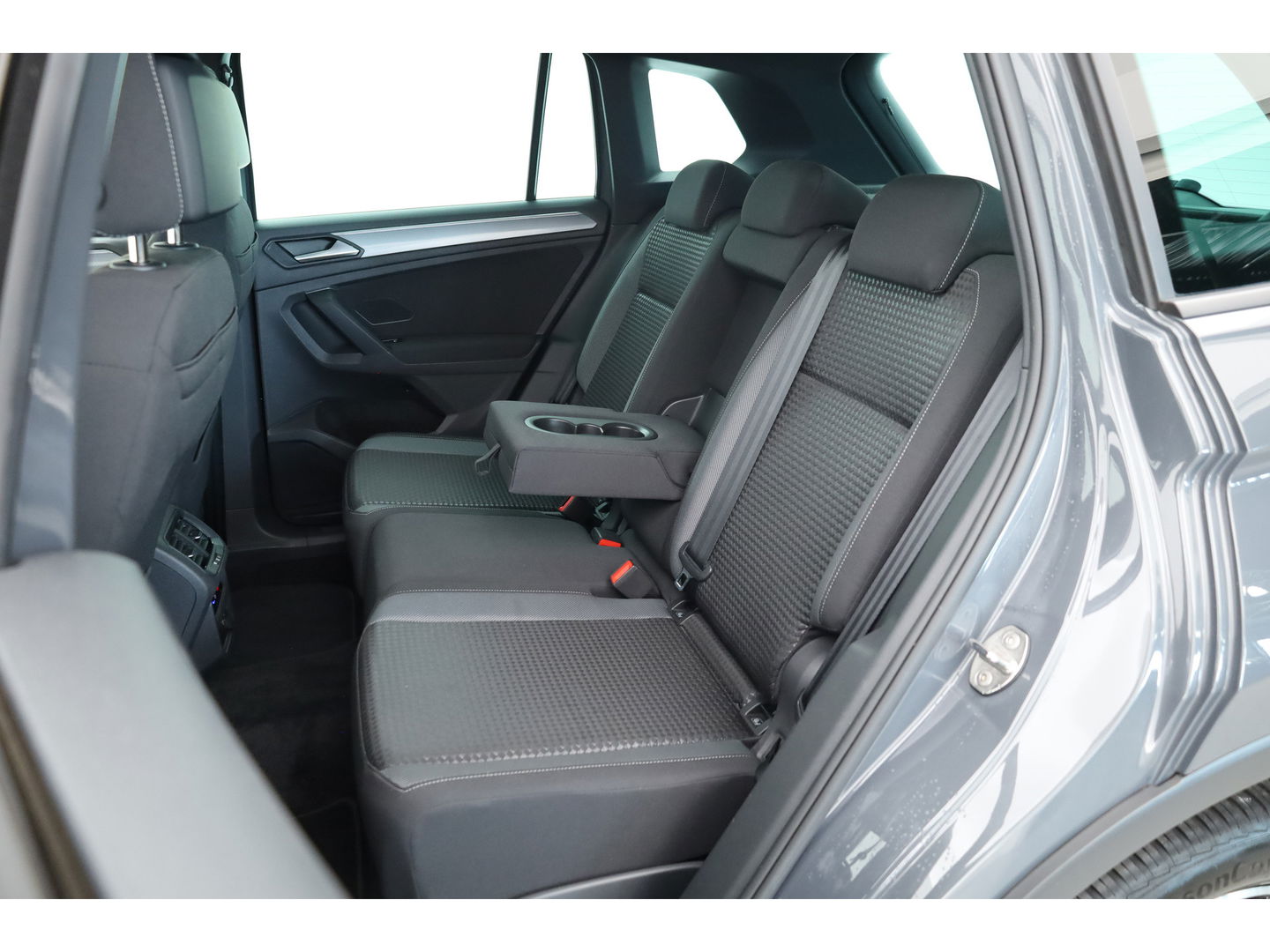 Volkswagen Tiguan 1.4 TSI eHybrid | HUD | IQ Light | Keyless | Stoel- Stuurverw. | Adapt. Cruise | 360cam | Apple CarPlay