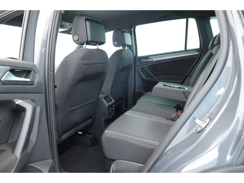 Volkswagen Tiguan 1.4 TSI eHybrid | HUD | IQ Light | Keyless | Stoel- Stuurverw. | Adapt. Cruise | 360cam | Apple CarPlay