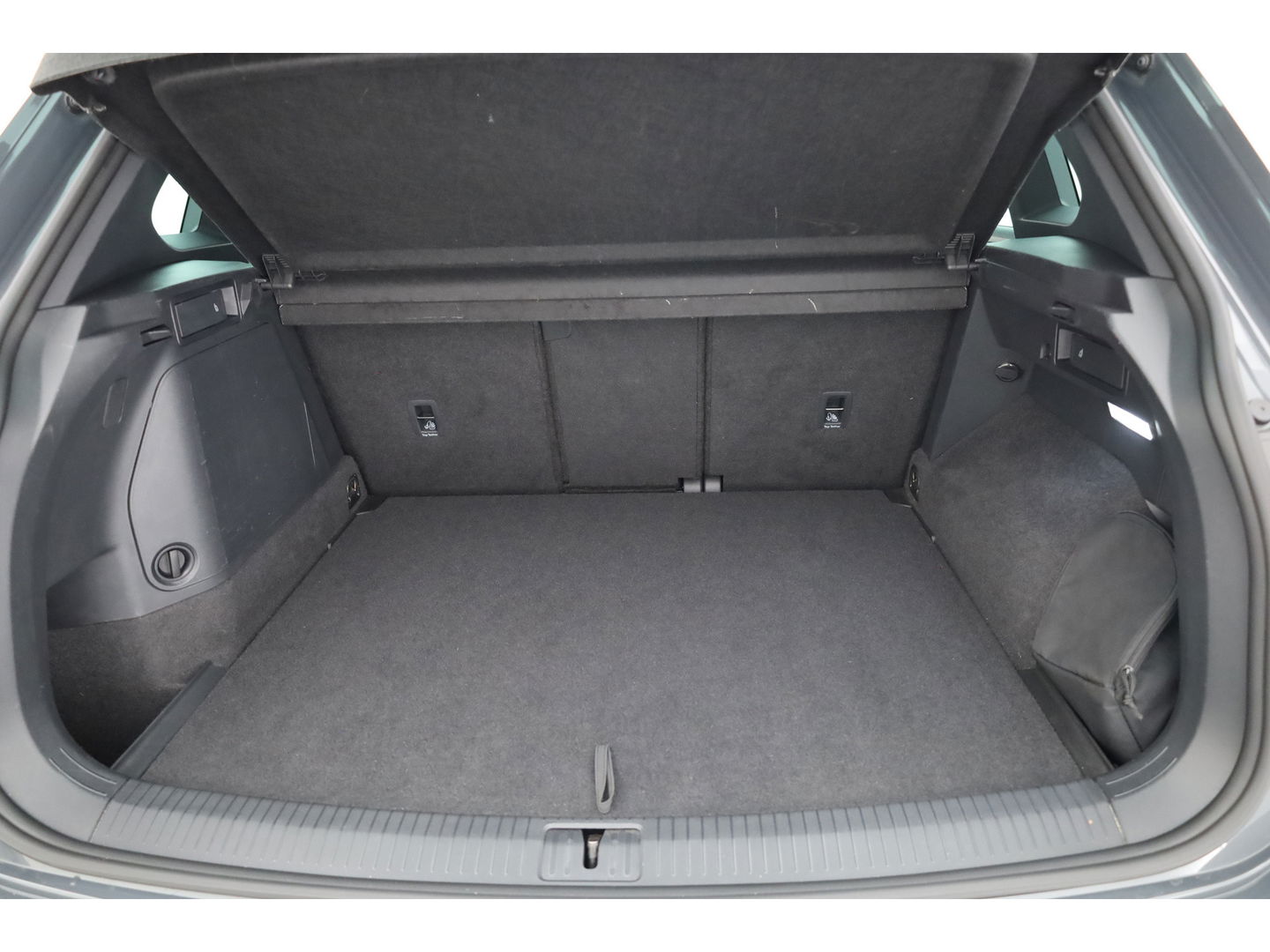 Volkswagen Tiguan 1.4 TSI eHybrid | HUD | IQ Light | Keyless | Stoel- Stuurverw. | Adapt. Cruise | 360cam | Apple CarPlay