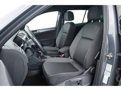 Volkswagen Tiguan 1.4 TSI eHybrid | HUD | IQ Light | Keyless | Stoel- Stuurverw. | Adapt. Cruise | 360cam | Apple CarPlay